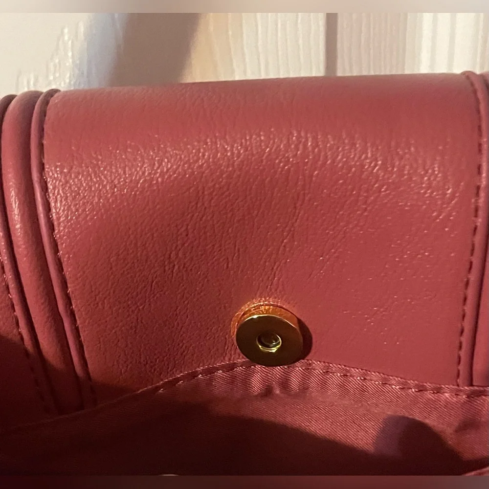 Time‎ & Tru Lina East West Pink Crossbody Bag Adjustable Strap NWT!